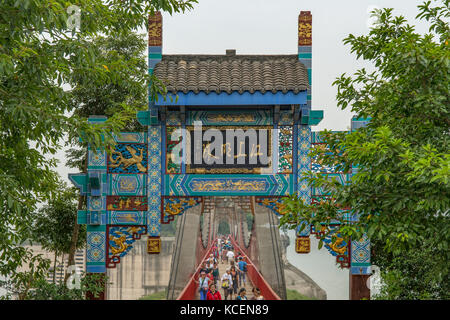 Cancello di ingresso alla pagoda rossa, shibaozhai, Chongqing Cina Foto Stock
