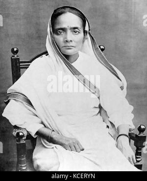 Kasturba Mohandas "" Kasturba Gandhi (1869 - 22 febbraio 1944), moglie di Mohandas Gandhi. In associazione con il marito, Kasturba Gandhi era un attivista politico in lotta per i diritti civili e indipendenza indiana dal British. Foto Stock