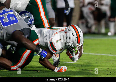 29 settembre 2017: Mark Walton (1) degli uragani di Miami in NCAA match tra Miami e il duca presso lo Stadio Wallace Wade in Durham, NC. (Scott Kinser/Cal Sport Media) Foto Stock