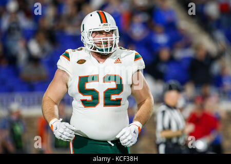 Durham, NC, Stati Uniti d'America. 29Sep, 2017. KC McDermott (52) degli uragani di Miami in NCAA match tra Miami e il duca presso lo Stadio Wallace Wade in Durham, NC. (Scott Kinser/Cal Sport Media) Credito: csm/Alamy Live News Foto Stock