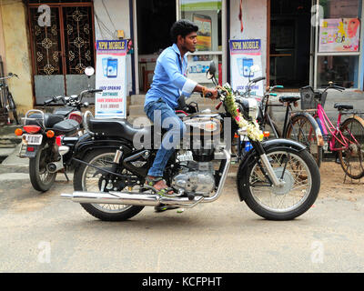 Royal Enfield 350 Bullet motocicletta, Pondicherry (Puducherry), India Foto Stock