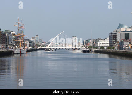 Vista sul fiume Liffey della città di Dublino, Irlanda. Foto Stock