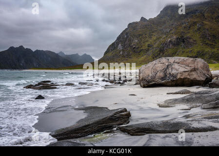 Spiaggia di uttakleiv Foto Stock