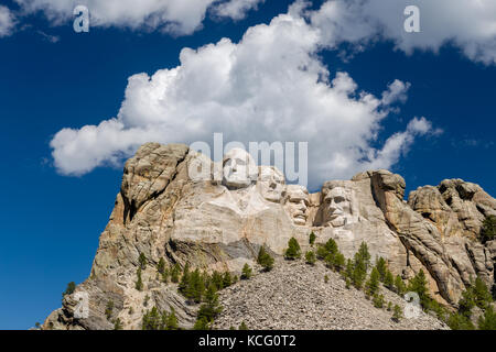 Le facce dei presidenti di una scultura in bianco e nero a Mount Rushmore national memorial in keystone, Dakota del Sud, Stati Uniti d'America. Foto Stock
