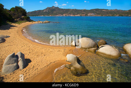 Una vista della Cala Ginepro spiaggia della Costa Smeralda, Sardegna, Italia Foto Stock