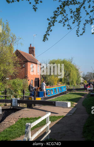 Canal boating Copredy bloccare Oxford Canal Oxfordshire Inghilterra Foto Stock