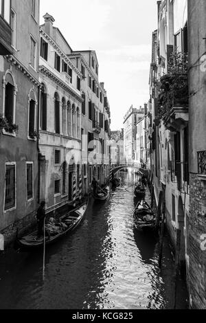 Venezia (Italia) - la città sul mare. I luoghi più caratteristici della famosa città di mare, una delle principali attrazioni turistiche del mondo. Foto Stock