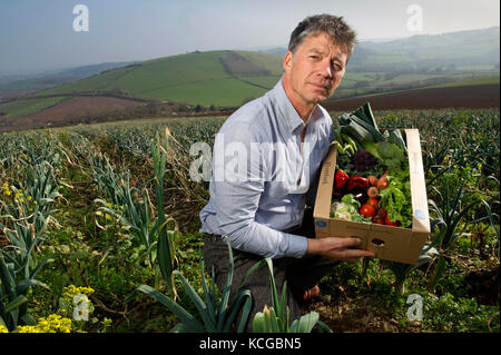 Guy Watson (Guy Singh-Watson), CEO e fondatore di Riverford Organic Farms Foto Stock