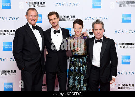 Hugh Bonneville, Andrew Garfield, Claire Foy e Tom Hollander in arrivo per la proiezione di apertura del Notturno di Gala di BREATHE tenuto a Odeon Leicester Square, Londra. Foto Stock