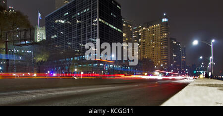 Chicago, Illinois/Stati Uniti - 28 dicembre 2014:una lunga esposizione di colpo di Lake Shore Drive in Chicago, Illinois. Foto Stock