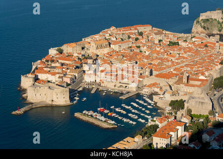 Hillside vedute della Città Vecchia, Dubrovnik, Croazia Foto Stock