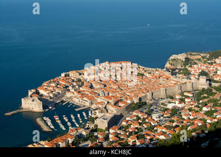 Hillside vedute della Città Vecchia, Dubrovnik, Croazia Foto Stock