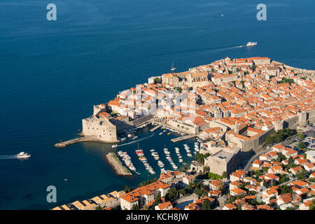 Hillside vedute della Città Vecchia, Dubrovnik, Croazia Foto Stock