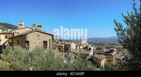 Assisi, Italia, patrimonio mondiale dell UNESCO. storici edifici e case nel centro storico della città Foto Stock