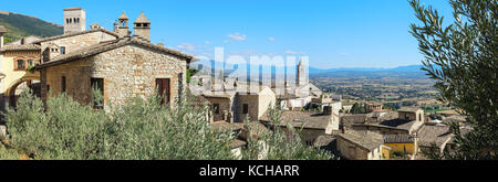 Assisi, Italia, patrimonio mondiale dell UNESCO. storici edifici e case nel centro storico della città Foto Stock