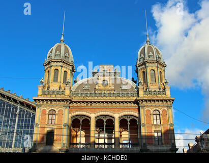 Edificio storico di nyugati stazione ferroviaria a budapest, Ungheria Foto Stock