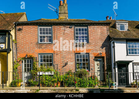 Periodo cottage sui pittoreschi british alta stree Foto Stock