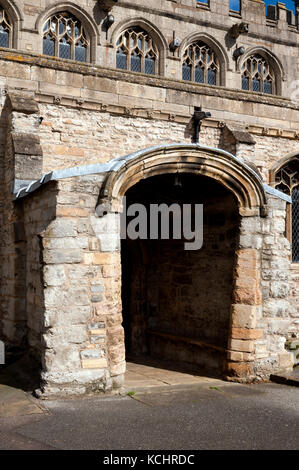 Il portico sud, Chiesa di Tutti i Santi, Sutton on Trent, Nottinghamshire, England, Regno Unito Foto Stock