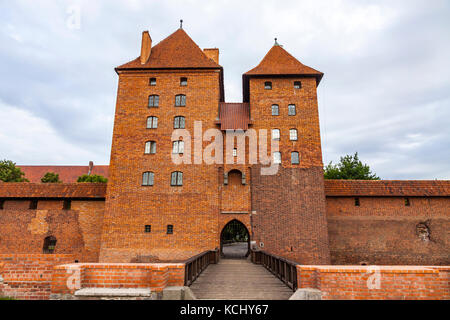 Dettagli del castello di Malbork nella regione di Pomerania in Polonia. Patrimonio dell'umanità dell'UNESCO. Fortezza dei Cavalieri Teutonici, conosciuta anche come Ordensburg Marienburg Foto Stock