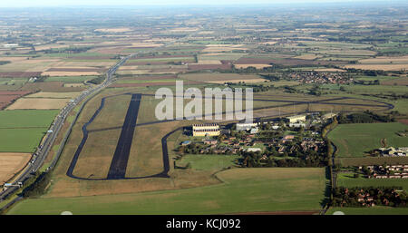 Vista aerea della RAF Dishforth in disuso airbase RAF, nello Yorkshire, Regno Unito Foto Stock