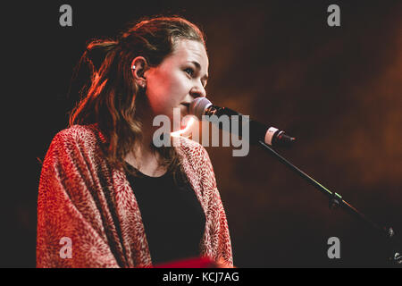 Il cantante, cantautore e musicista svedese Alice Boman si esibisce in un concerto al festival musicale danese Trailerpark Festival 2014 di Copenaghen. Danimarca, 31/07 2014. Foto Stock