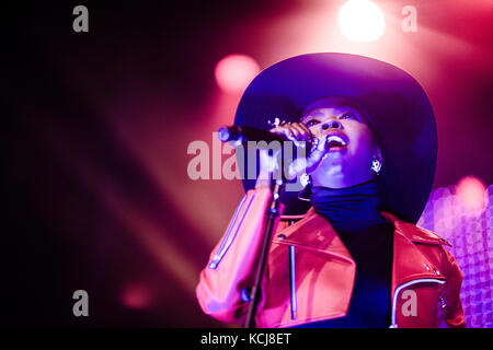 Il cantante e cantautore americano Lauryn Hill ha tenuto un concerto dal vivo al VEGA di Copenaghen. Lauryn Hill è un membro del gruppo americano hip hop Fugees. Danimarca, 17/09 2014. Foto Stock