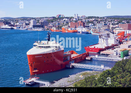 Atlantic Heron un offshore alimentazione rimorchiatore nave ormeggiata in porto di St John, Terranova, Canada Foto Stock