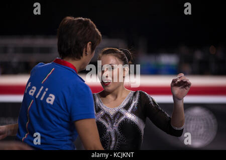 Montreal, Canada. 4 Ott 2017. Ginnasta Vanessa Ferrari (ITA) durante le qualifiche a 47th figura di Ginnastica Artistica Campionati del Mondo allo stadio Olimpico di Montreal, Canada. Melissa J. Perenson/CSM/Alamy Live News Foto Stock