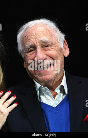 Londra, Regno Unito. 5 Ottobre, 2017. Mel Brooks, Mel Brooks' giovane Frankenstein - Foto chiamata, Garrick Theatre, Londra, Regno Unito. 05 ott 2017. Foto di Richard Goldschmidt Credito: ricca di oro/Alamy Live News Foto Stock