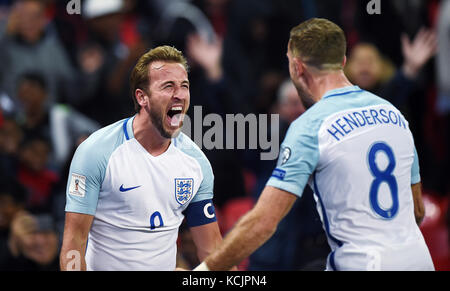 HARRY KANE DI INGHILTERRA INGHILTERRA CELEBRAT V SLOVENIA lo stadio di Wembley a Londra Inghilterra 05 Ottobre 2017 Foto Stock