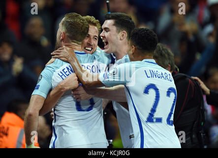 HARRY KANE DI INGHILTERRA INGHILTERRA CELEBRAT V SLOVENIA lo stadio di Wembley a Londra Inghilterra 05 Ottobre 2017 Foto Stock