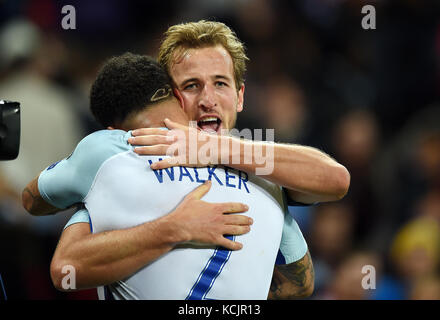 HARRY KANE DI INGHILTERRA INGHILTERRA CELEBRAT V SLOVENIA lo stadio di Wembley a Londra Inghilterra 05 Ottobre 2017 Foto Stock