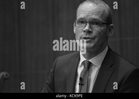 Simon Coveney, ministro degli Affari esteri dell'Irlanda, interviene al CSIS Foto Stock