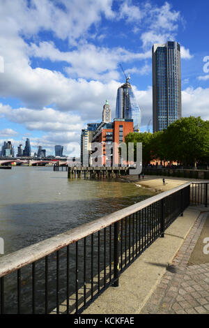Regno Unito, Londra, South Bank, oxo tower, uno blackfriars, città Foto Stock