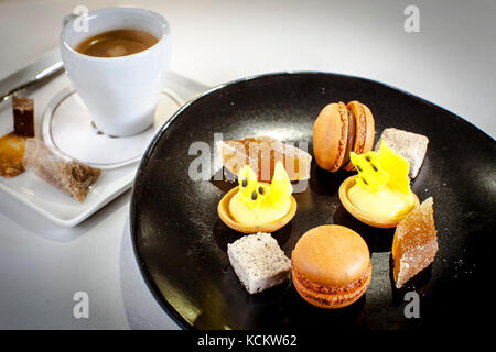 Deserto di cioccolato di Michelin Star Chef Loïc le Bail, Roscoff, Francia Foto Stock