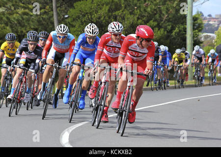 Tour della corsa ciclistica della Tasmania, concorrenti nel Devonport criterium, una gara di strada a circuito chiuso, una delle quattro incluse nel Tour per fare l'overal Foto Stock