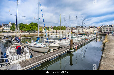 Francia, Bretagna Morbihan, Vannes, vista della marina del porto di Vannes formata dalla foce del La Marle River Foto Stock