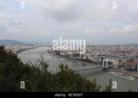 Budapest vista dalla collina di Gellert Foto Stock