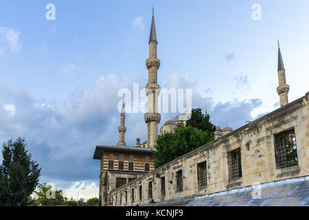 La Moschea Blu Sultan Ahmet Camii esterno minareti, Istanbul, Turchia Foto Stock