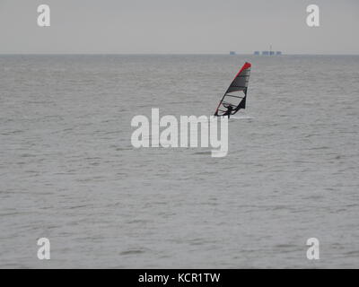 Sheerness, Kent, Regno Unito. Il 7 ottobre, 2017. Regno Unito Meteo: un mattino nuvoloso in Sheerness. Credito: James Bell/Alamy Live News Foto Stock