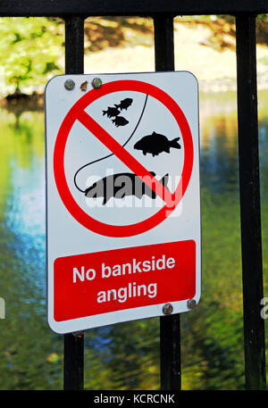 No bankside angling segno per il riverside walk in Norwich, Norfolk, Inghilterra, Regno Unito. Foto Stock