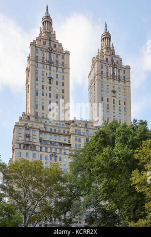 Il San Remo facciata di edificio nei pressi di Central Park a New York. Questo è un hotel di lusso a 27 piano edificio di appartamenti Foto Stock