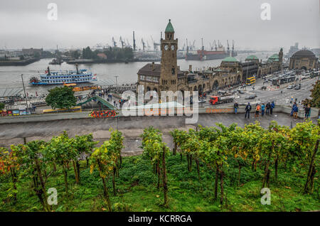 Ex vigna a Landungsbrücken, Elba, il porto di Amburgo, Germania Foto Stock