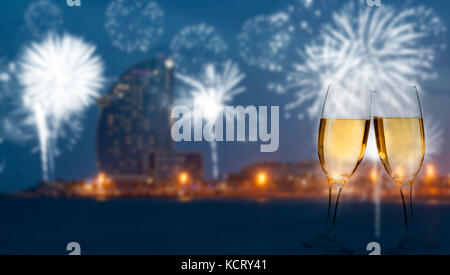 Per celebrare il nuovo anno a Barcellona con champagne Foto Stock