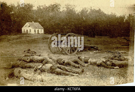 Morti i soldati confederati nel campo di fronte Dunker chiesa dopo la battaglia di Antietam Foto Stock