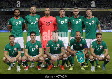 Back Row (sinistra-destra): Repubblica d'Irlanda Cyrus Christie, Shane Duffy, Darren Randolph, Stephen Ward, Daryl Murphy, Ciaran Clark. Prima fila: WES Hoolahan, Callum o'Dowda, Jeff Hendrick, David Meyler e Shane Long. Foto del gruppo della Repubblica d'Irlanda durante le qualificazioni della Coppa del mondo FIFA 2018, partita del gruppo D allo stadio Aviva di Dublino. PREMERE ASSOCIAZIONE foto. Data immagine: Venerdì 6 ottobre 2017. Vedi la storia della Repubblica DI CALCIO della PA. Il credito fotografico deve essere: Niall Carson/PA Wire. RESTRIZIONI: Solo per uso editoriale, nessun uso commerciale senza previa autorizzazione Foto Stock