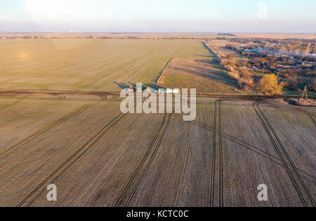 Esportazione di fertilizzante per i campi. molla piante fertilizzante Foto Stock