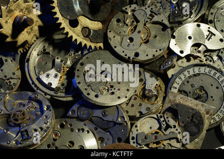 Rotture di orologi meccanici sfondo Foto Stock