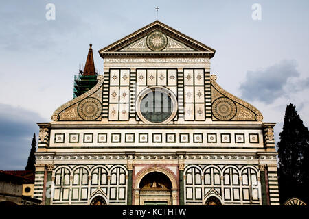 Facciata di santa maria novella basilica a Firenze Italia Foto Stock