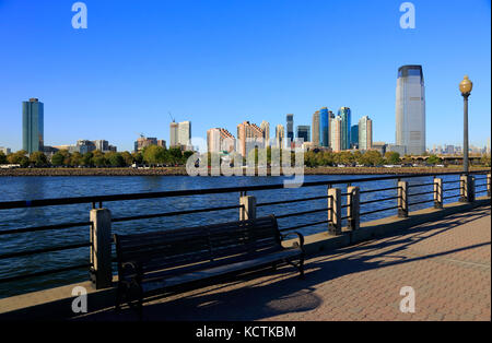 La vista dello skyline di Jersey City dal Liberty state Park.Jersey City.New Jersey.USA Foto Stock